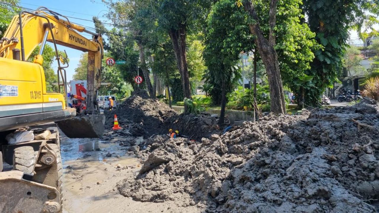 Pipa PDAM di Kertajaya Surabaya Bocor, Beberapa Wilayah Terdampak
